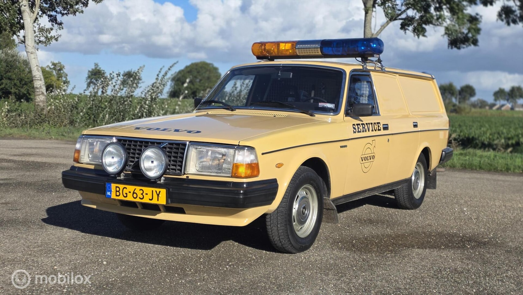 volvo-245-l-2-3-van.jpg
