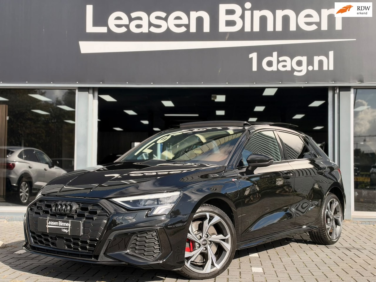 Audi A3 Sportback - 45 TFSI e S edition Competition Camera|B&O|Pano|Sfeerverlichting - AutoWereld.nl