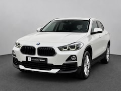BMW X2 - SDrive18i | Trekhaak | Camera | LED | Groot scherm | Navi | Stoelverwarming | Bluetooth