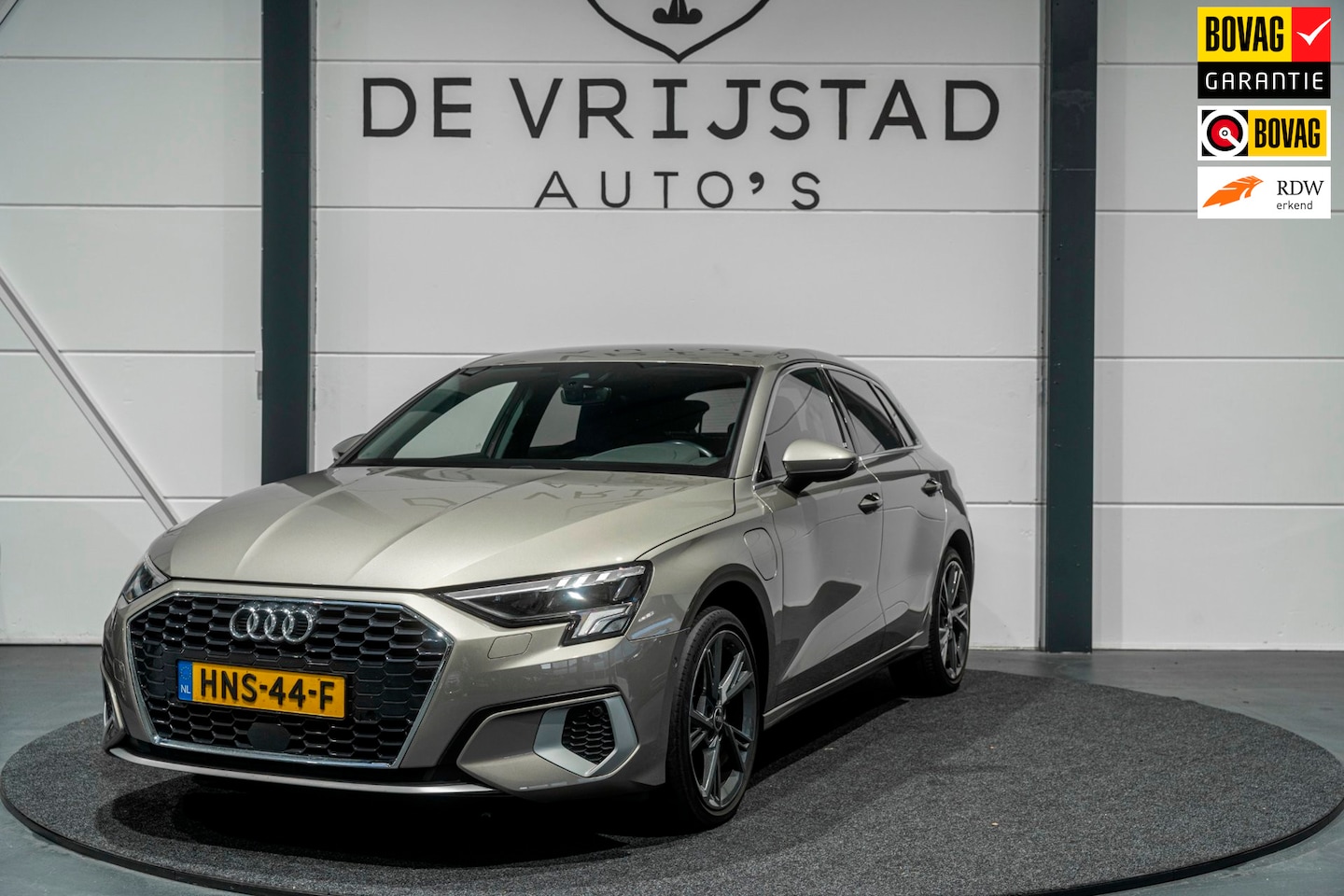 Audi A3 Sportback - 40 TFSI e Business edition MOOIE KLEUR - AutoWereld.nl