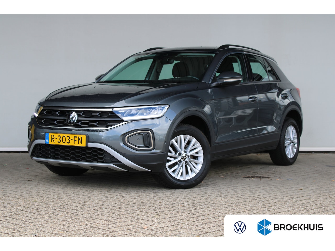 Volkswagen T-Roc - 1.0 TSI Life Business | Adaptieve cruise control | Stoelverwarming | Navigatie | Apple car - AutoWereld.nl