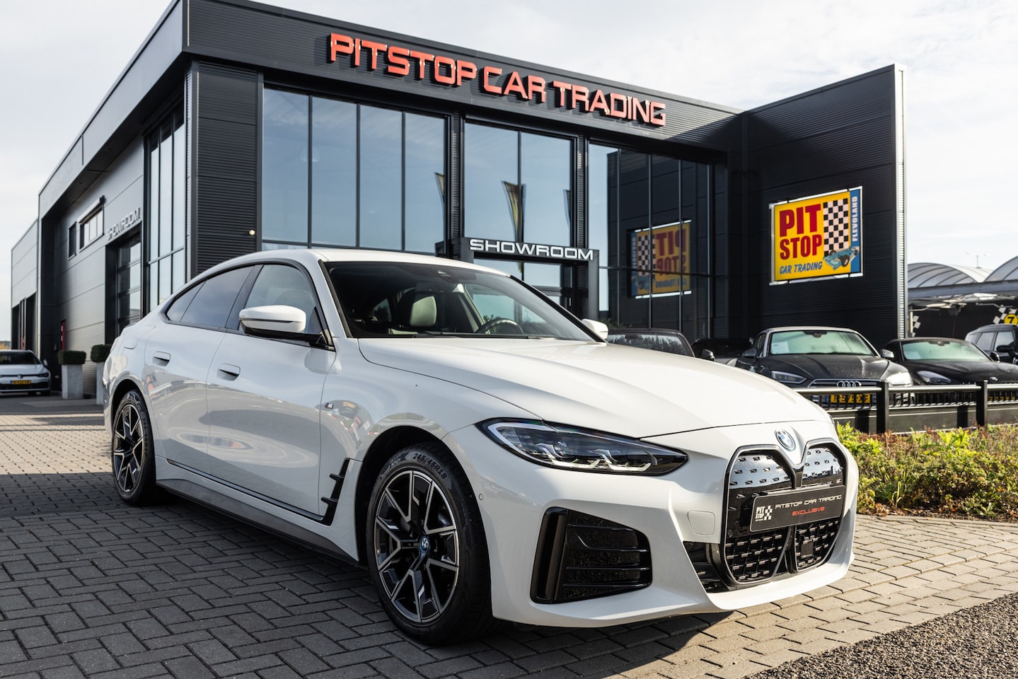 BMW i4 - eDrive40 84 kWh EDrive40 84 kWh, M-Sport, Adaptive Cruise, BTW, Dealer onderhouden! - AutoWereld.nl