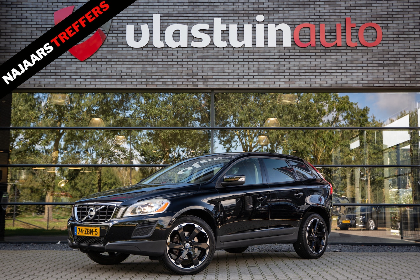 Volvo XC60 - 2.0 T5 Kinetic 2.0 T5 Kinetic , Trekhaak, Cruise control, Radio, - AutoWereld.nl