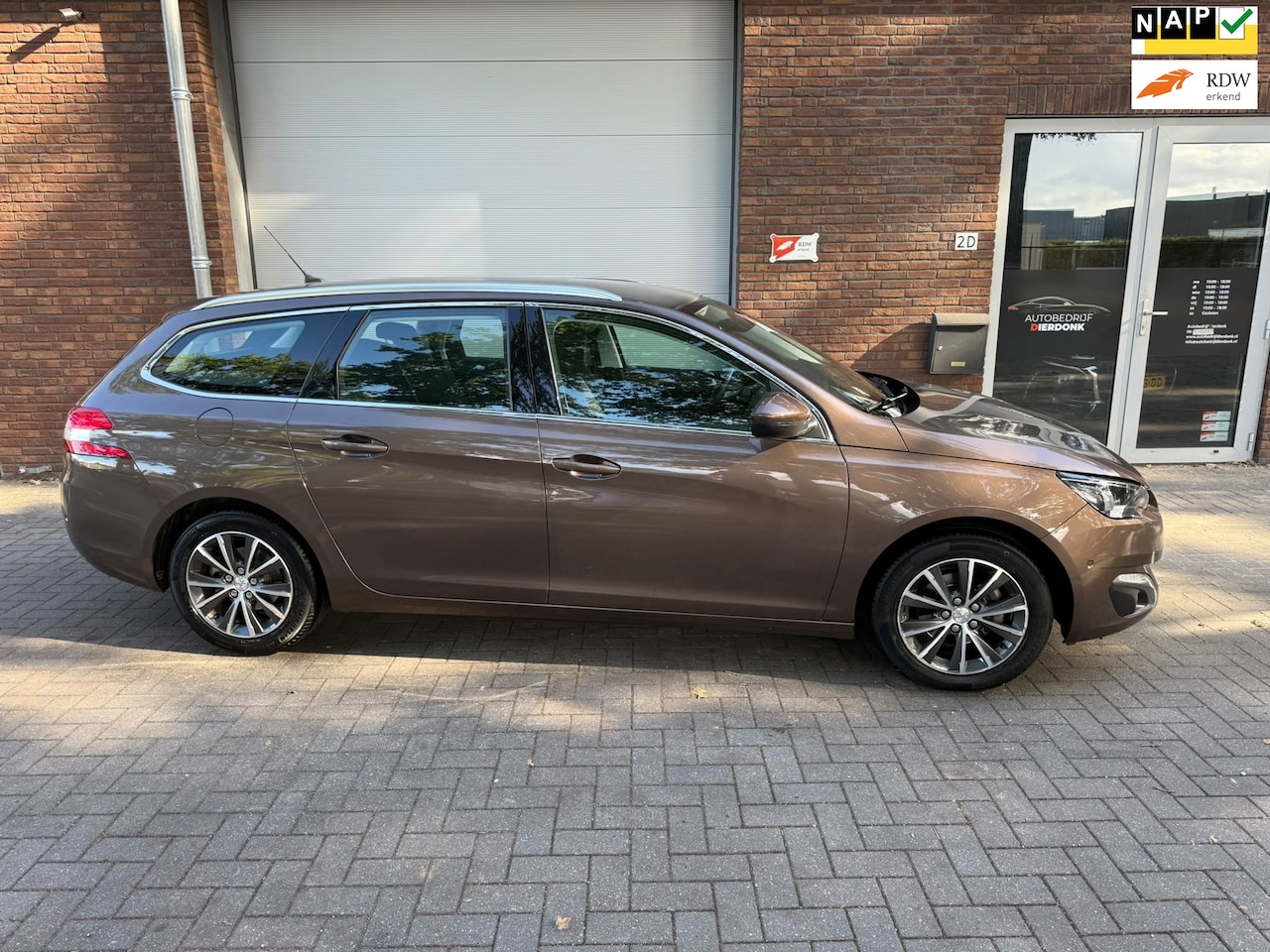 Peugeot 308 SW - 1.2 e-THP Allure|AUTOMAAT|NIEUWE APK|NETTE AUTO - AutoWereld.nl