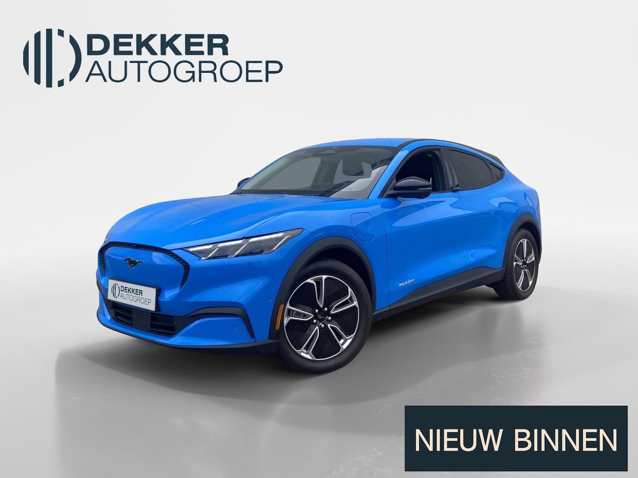 Ford Mustang Mach-E - Standard RWD 75 kWh Standard Range - Grabber Blue - Direkt leverbaar - AutoWereld.nl