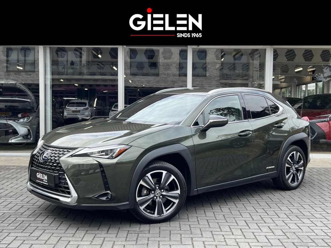 Lexus UX - 250h Preference Line | Trekhaak, Dodehoekherkenning, 18 inch, Parkeersensoren, Stoel + Stu - AutoWereld.nl