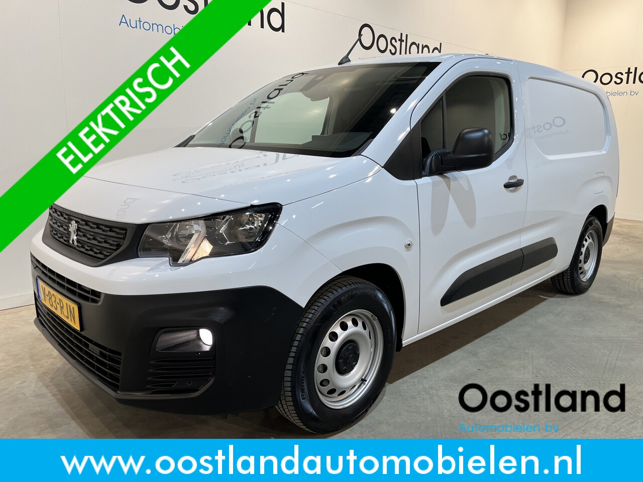 Peugeot e-Partner - Premium Long 50 kWh / 100% elektrisch !! / SOH 95% / CCS Snelladen / Airco / Cruise Contro - AutoWereld.nl