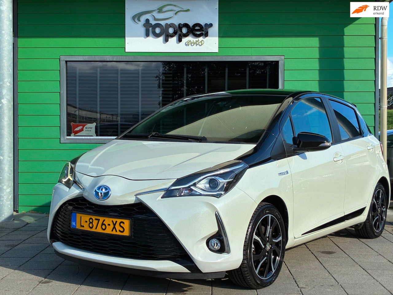 Toyota Yaris - 1.5 Hybrid Bi-Tone|2e Eigenaar|Automaat|Camera|Navigatie|CruiseControl|Climatronic|Nieuwe - AutoWereld.nl