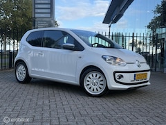 Volkswagen Up! - 1.0 high up Stoelverwarming | Bluetooth | Sensoren