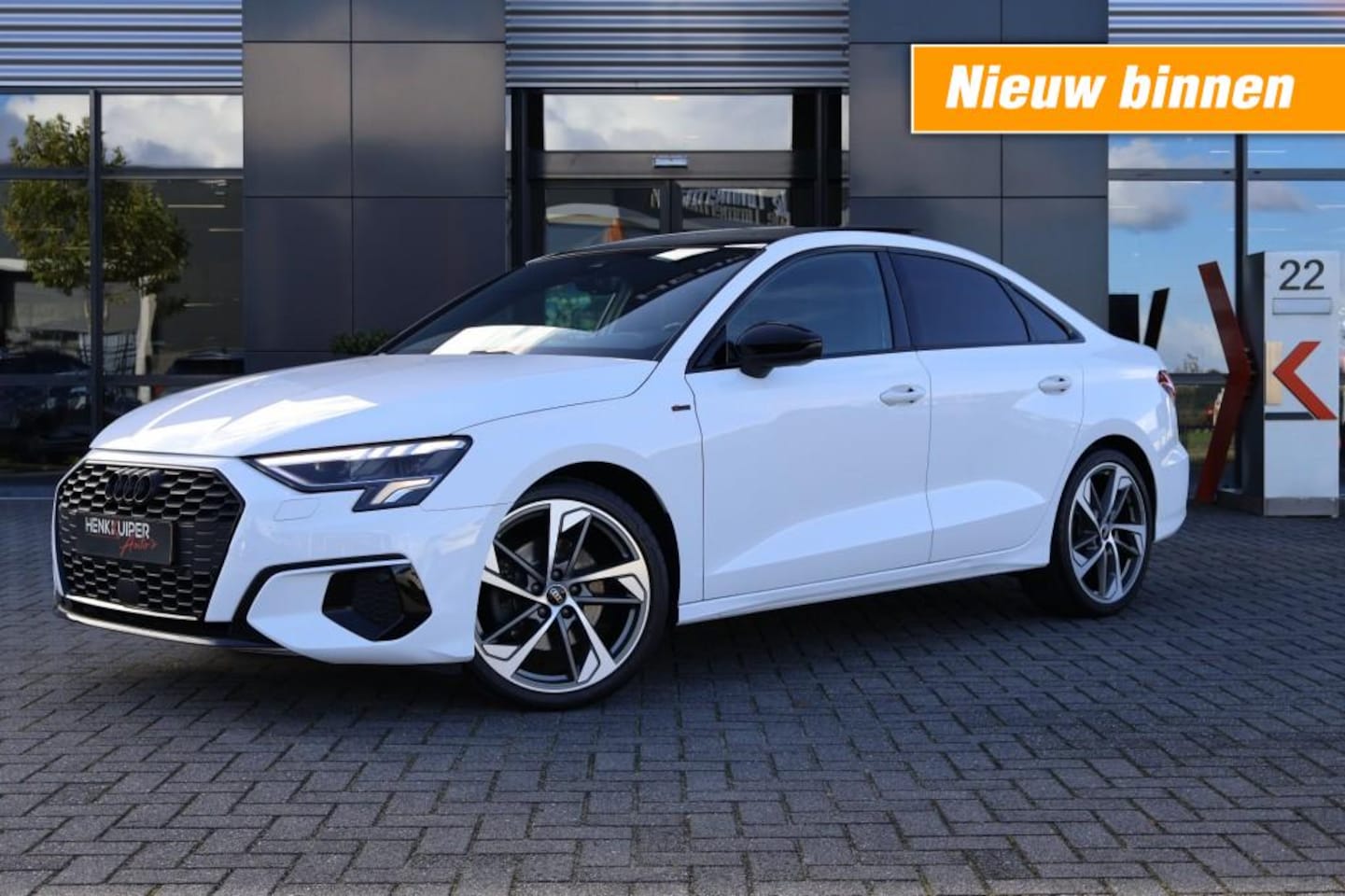 Audi A3 Limousine - Limousine 35 TFSI DSG S-Line 150pk / Navi / Camera/ Trekhaak afnb./ Navi / ACC/ 19 Inch LM - AutoWereld.nl