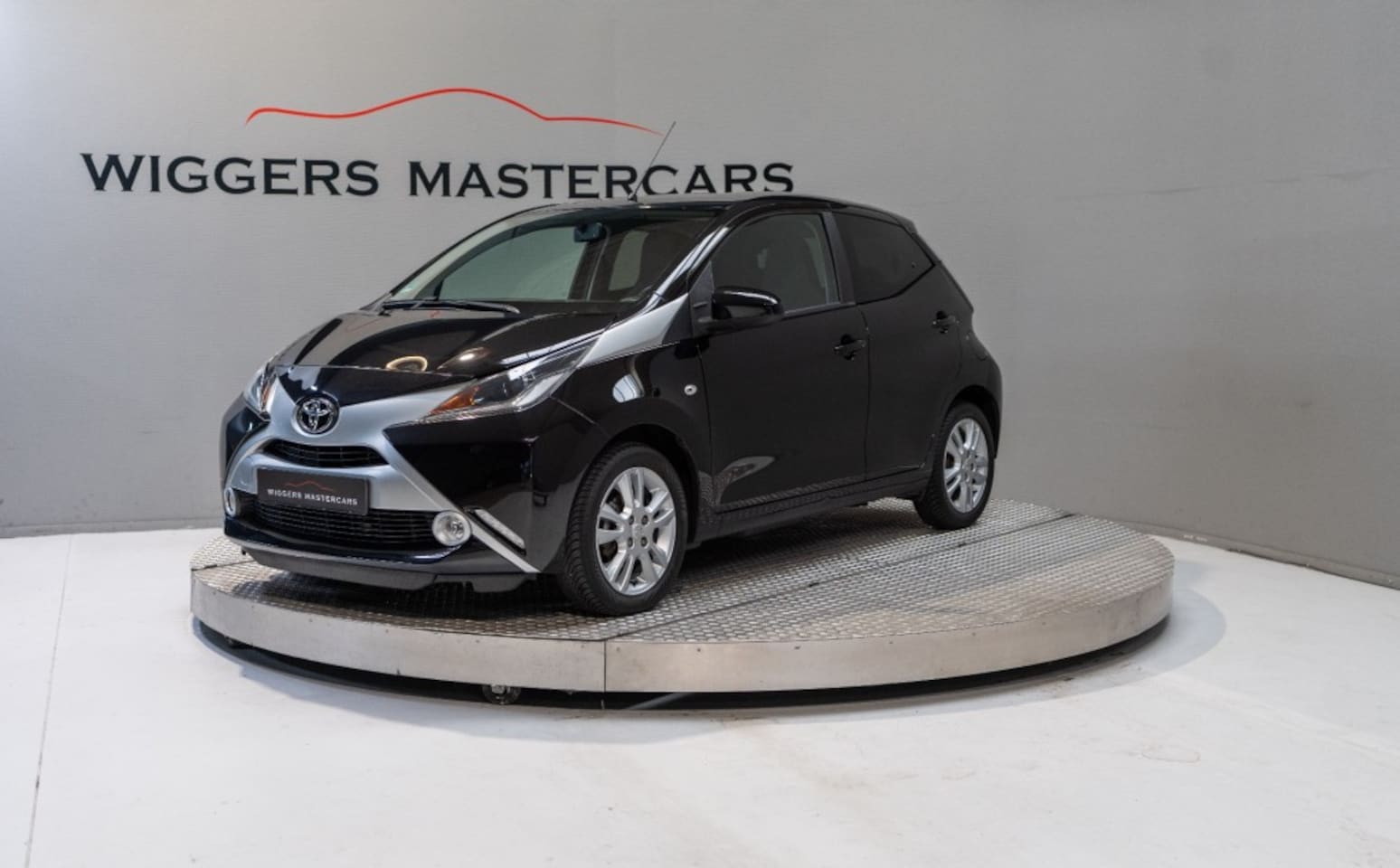 Toyota Aygo - 1.0 VVT-i x-joy 1.0 VVT-I X-JOY 5-drs , LM velgen, Climate, Navigatie, dealeronderhouden! - AutoWereld.nl