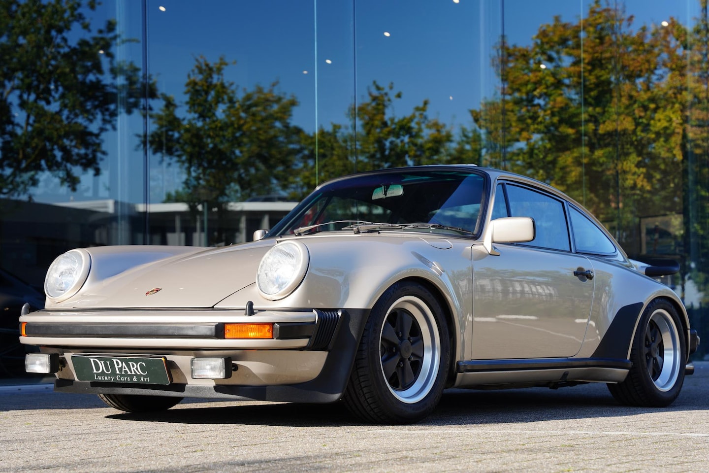 Porsche 911 - 930 3.0 Turbo Coupé / Hell Bronze / Tartan Interior - AutoWereld.nl