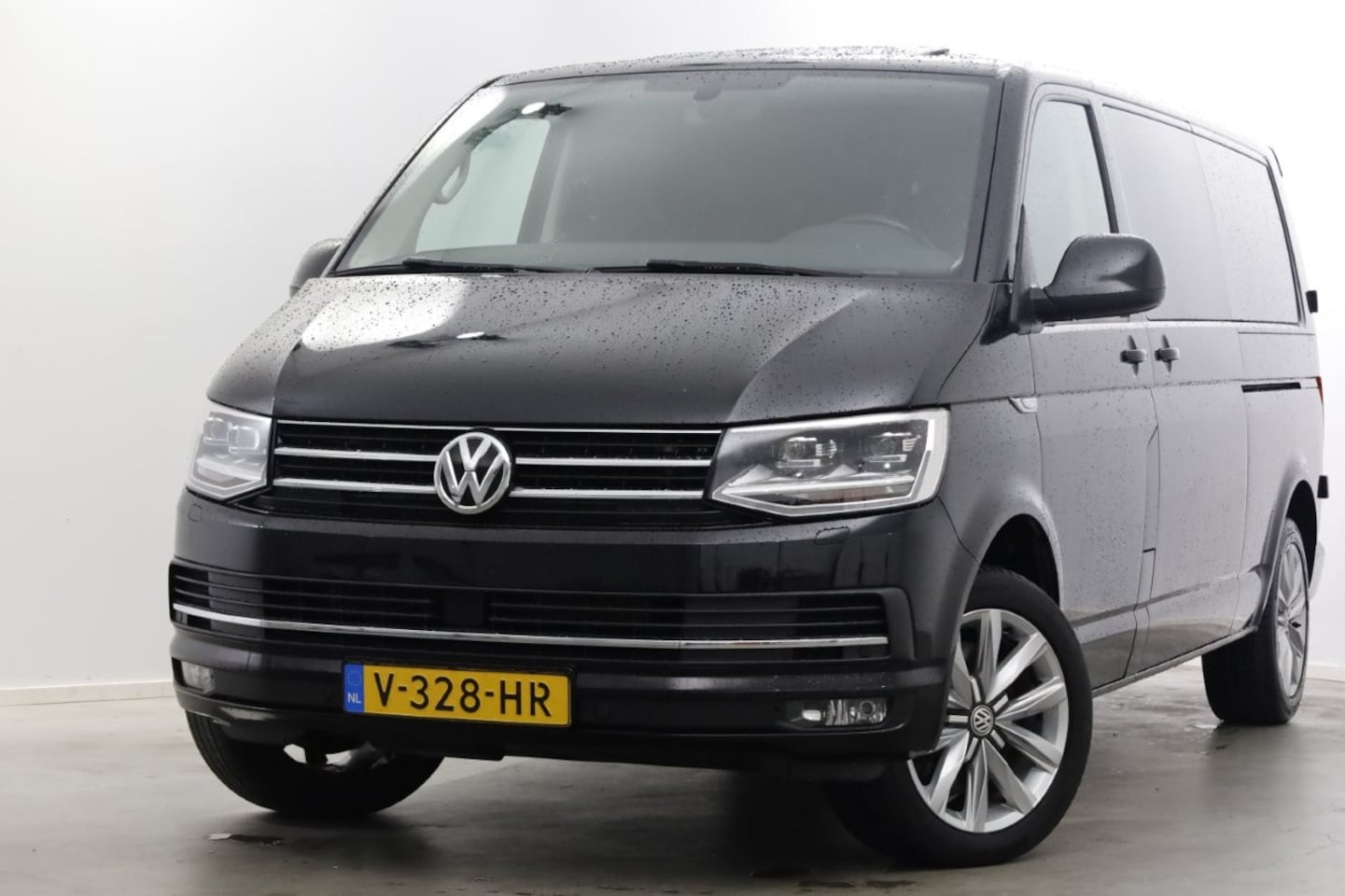 Volkswagen Transporter - T6 2.0 TDI 204pk DSG-Automaat Lang D.C. Highline LED/ACC/Schuifdak/2x Schuifdeur 08-2017 - AutoWereld.nl