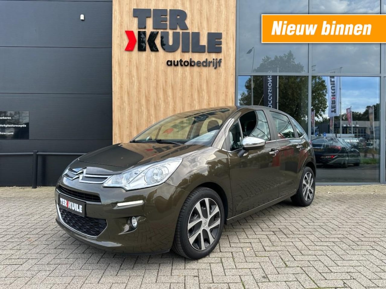Citroën C3 - 1.2 VTi Collection + / Pano / Navi - AutoWereld.nl