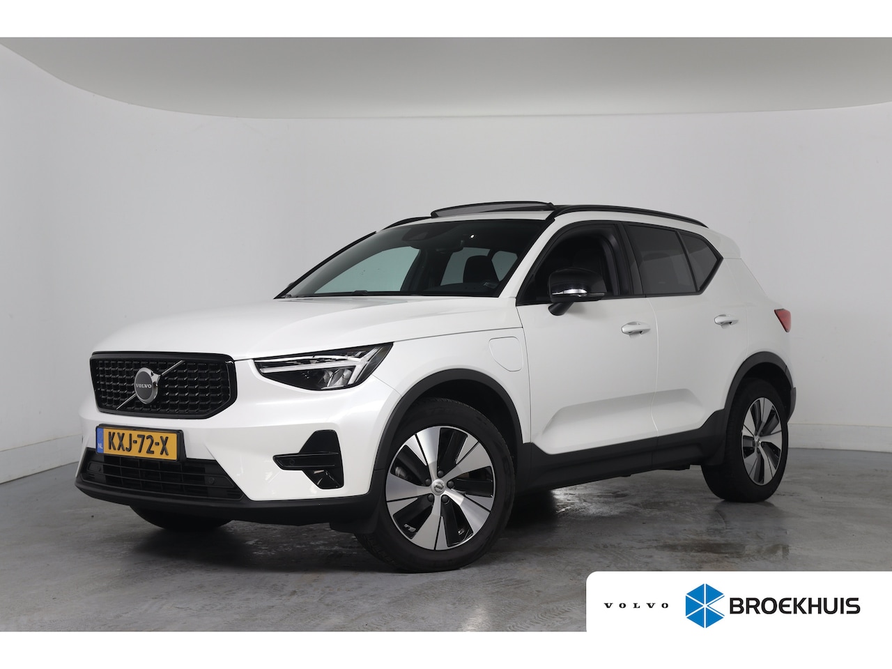 Volvo XC40 - 1.5 T4 Plug-in hybrid Ultimate Bright | 1e Eigenaar! | Open Dak | Camera | Harman/Kardon | - AutoWereld.nl