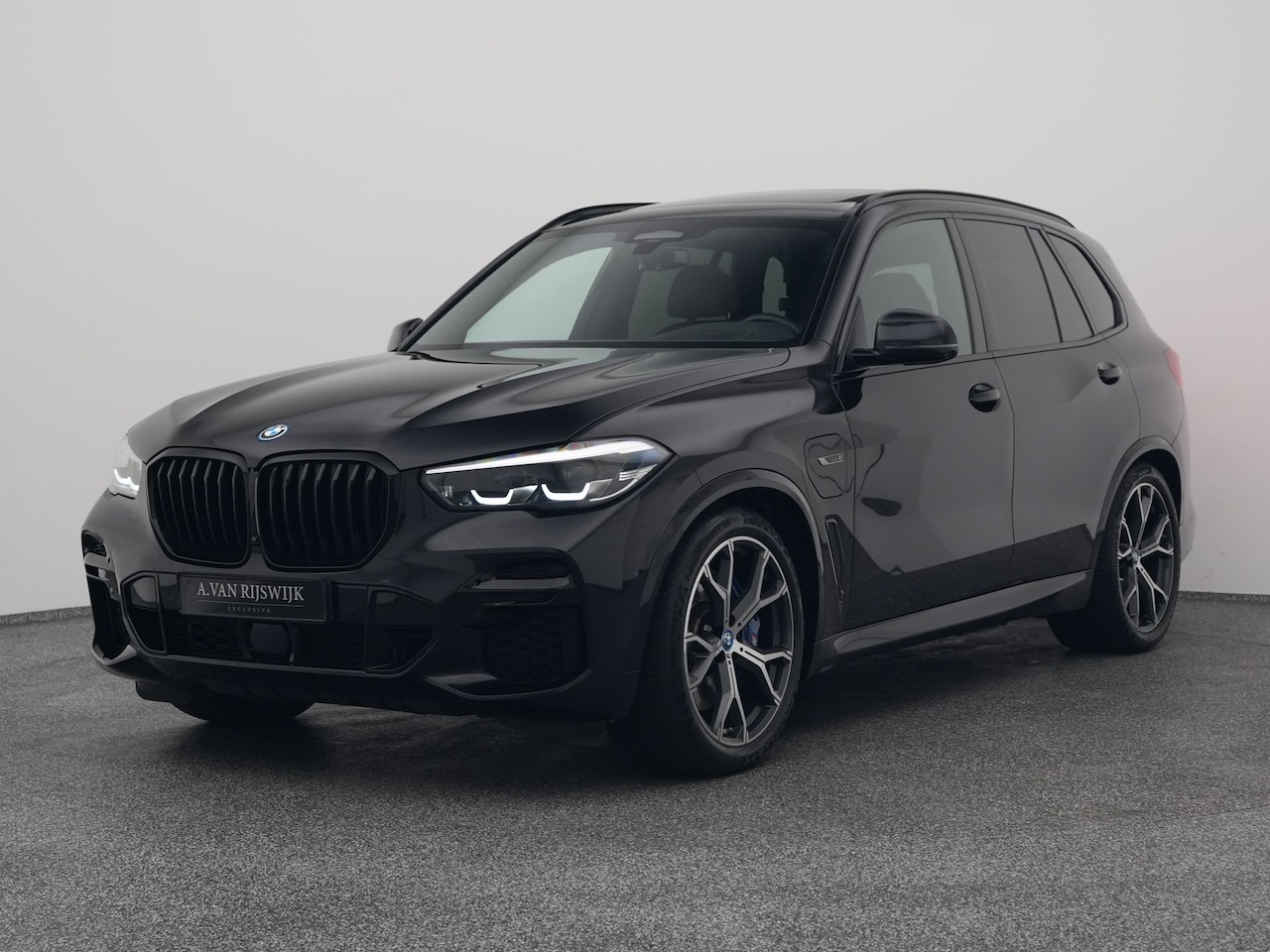 BMW X5 - xDrive45e High Executive M-Sport | PANO | 360° | HUD | MEMORY | STOELMASSAGE | STOELVENT. - AutoWereld.nl