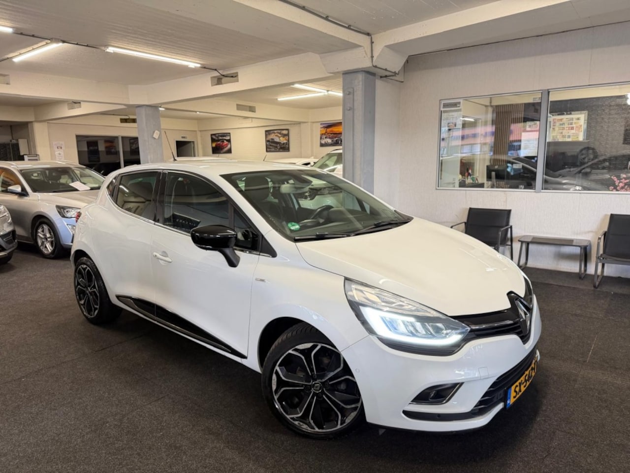 Renault Clio - 0.9 TCe Bose NAP*NAVI*LED*2018 - AutoWereld.nl