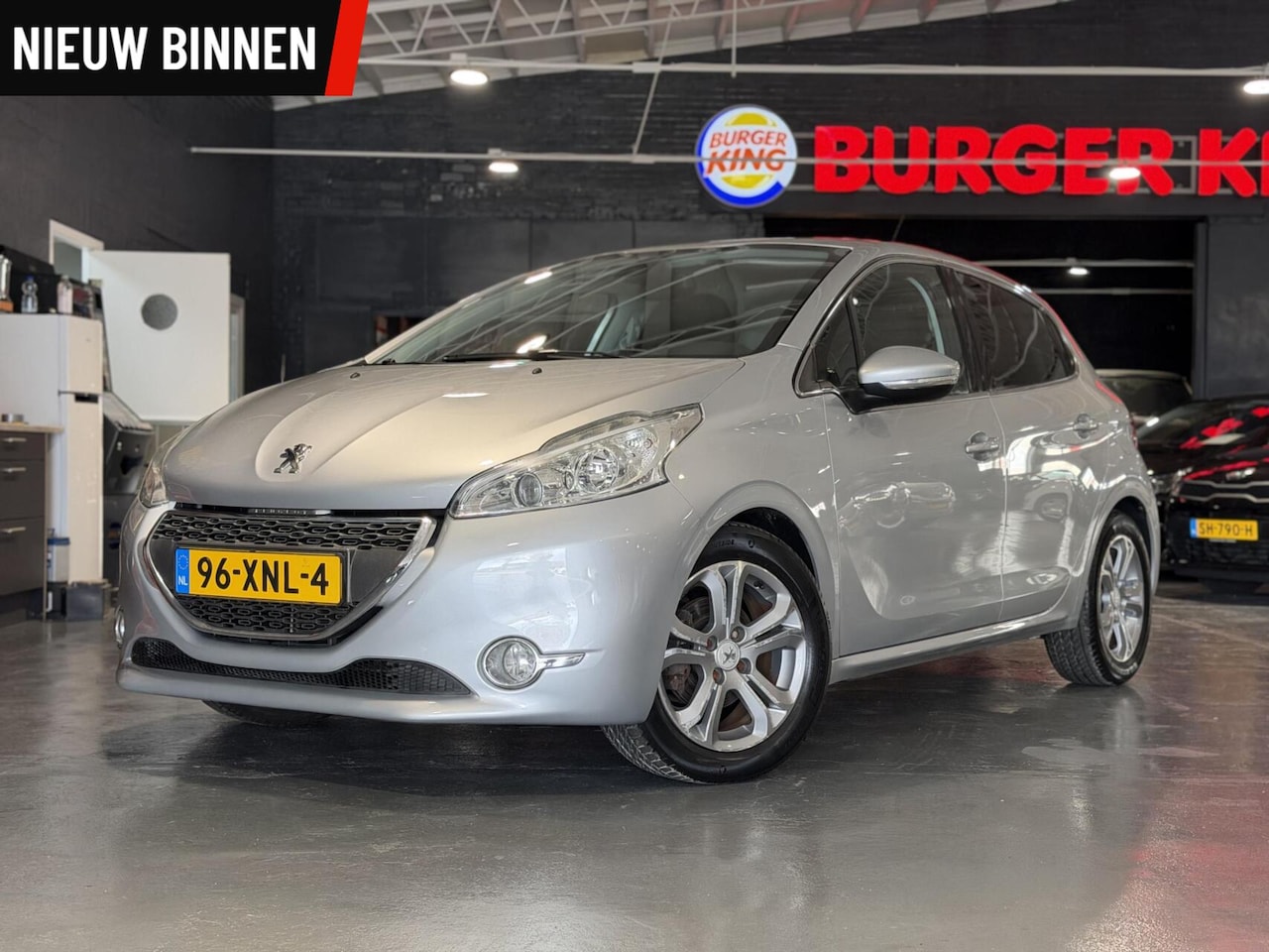 Peugeot 208 - 1.4 VTi Allure Airco 66DKM ALS NIEUW! - AutoWereld.nl