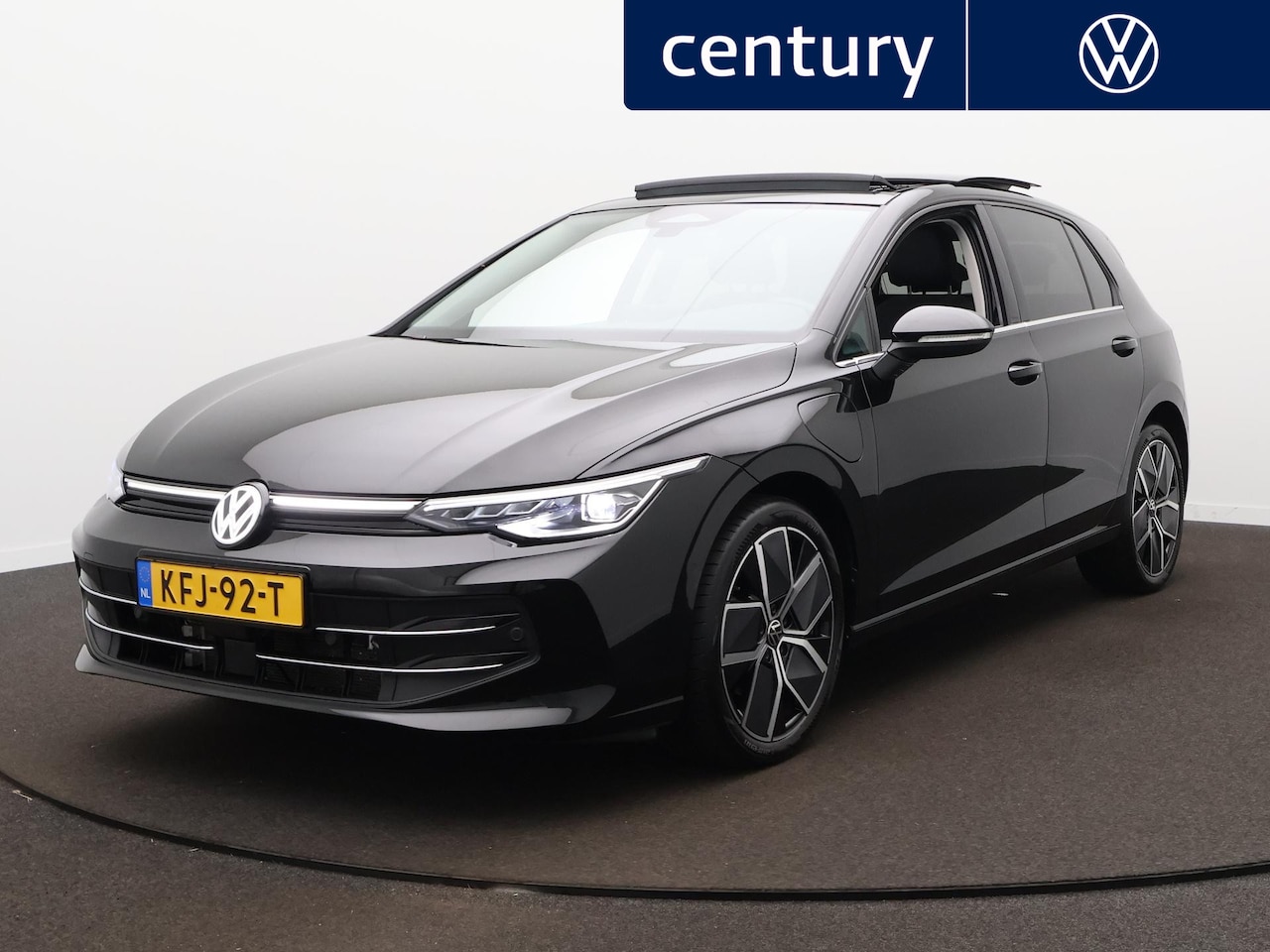 Volkswagen Golf - 1.5 eHybrid Style Edition | Panodak | Zwenkbare trekhaak | Elek. Stoel | Camera | ACC | - AutoWereld.nl