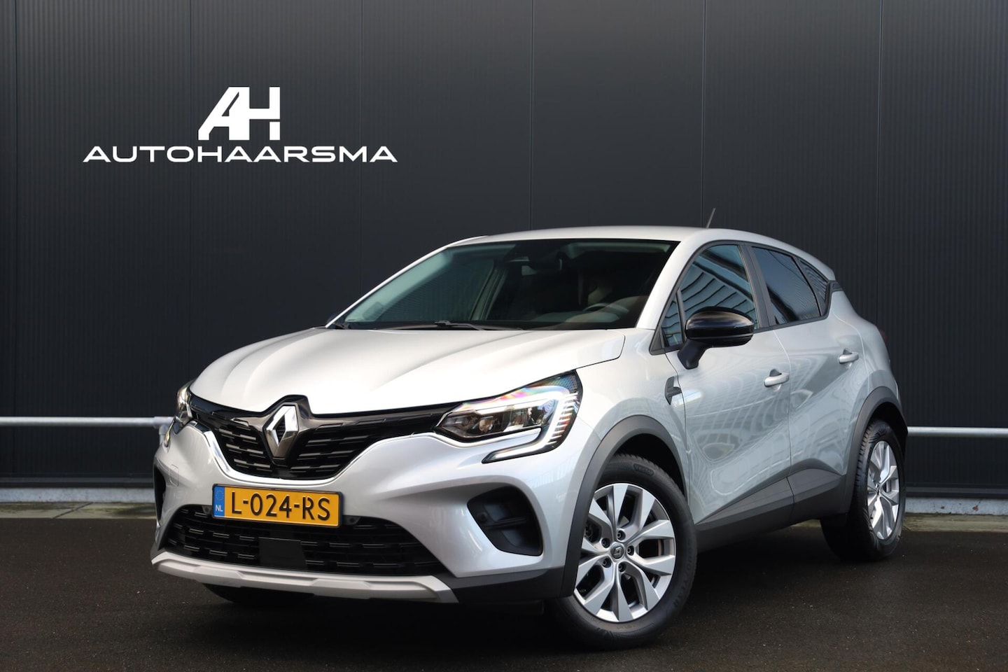 Renault Captur - 1.3 TCe 140 Zen Achteruitrijcamera Airco Cruise CarPlay Trekhaak Getint glas NL-Auto! - AutoWereld.nl