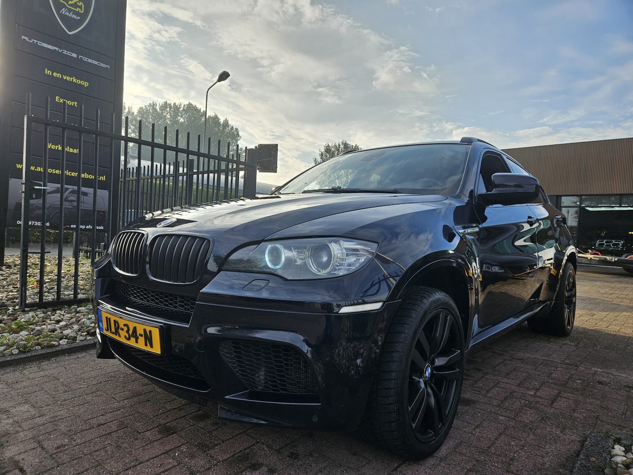 BMW X6 - M 4.4i M-Sport 555PK Kanon!!! Full Option!!! - AutoWereld.nl
