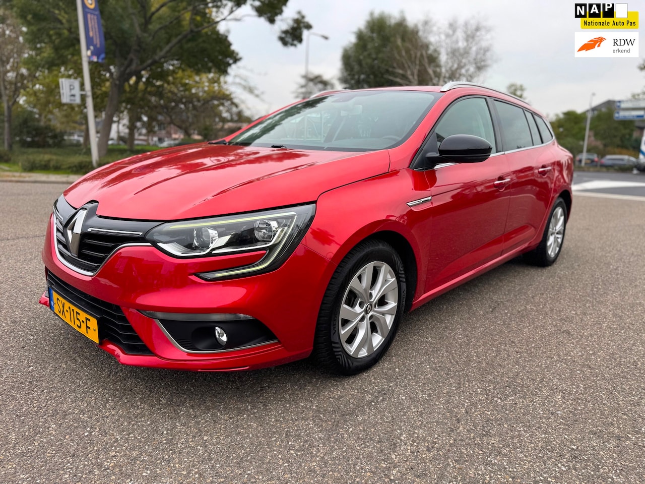 Renault Mégane Estate - 1.3 TCe Limited / automaat / navi / cruise.control / prd / lmv / nap.... - AutoWereld.nl