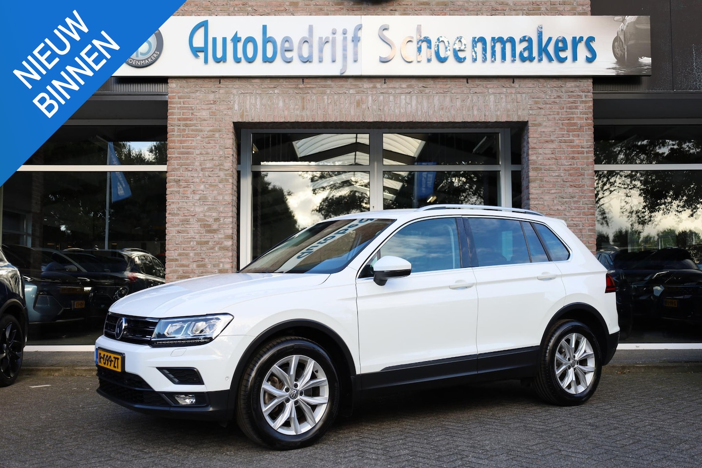 Volkswagen Tiguan - 2.0 TSI 4Motion Highline Business R CAMERA STUUR+STOELVERWARMING CARPLAY TREKHAAK-ELEC. AC - AutoWereld.nl
