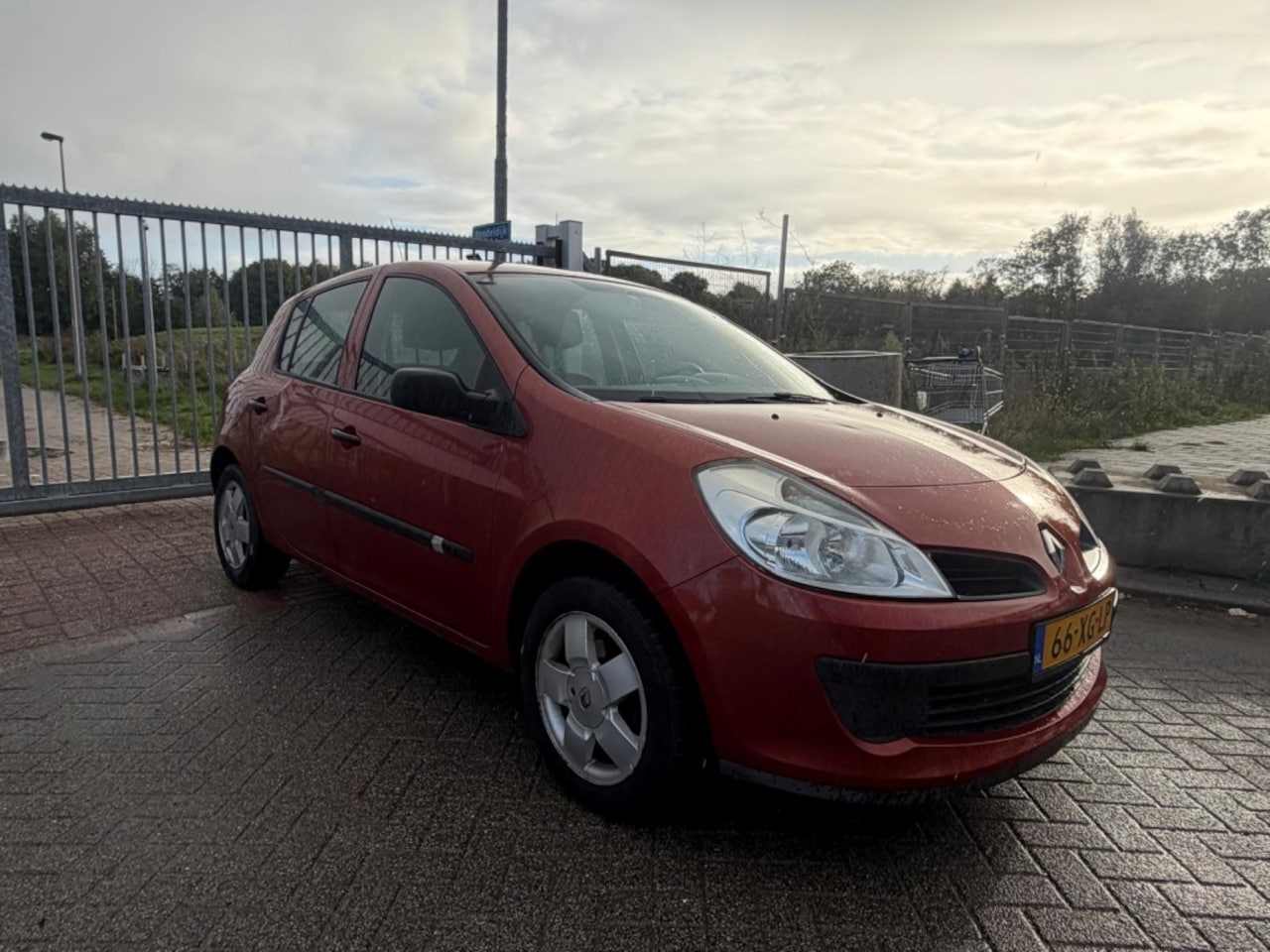 Renault Clio - 1.4-16V Authentique 1.4-16V Authentique - AutoWereld.nl