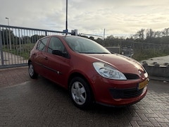 Renault Clio - 1.4-16V Authentique