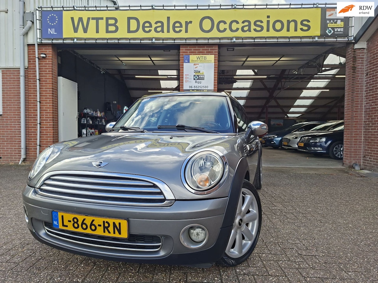 MINI Clubman - 1.6 Cooper, Pano-dak, Airco - AutoWereld.nl