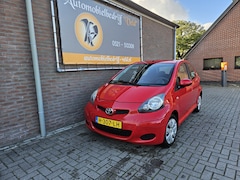 Toyota Aygo - 1.0-12V Aspiration Red Navigator