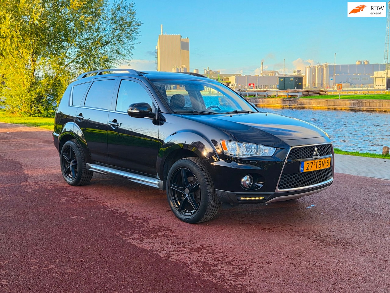 Mitsubishi Outlander - 2.0 Edition Two Automaat | Trekhaak | Schuifdak | Rockford Fosgate | Bi-Xenon - AutoWereld.nl