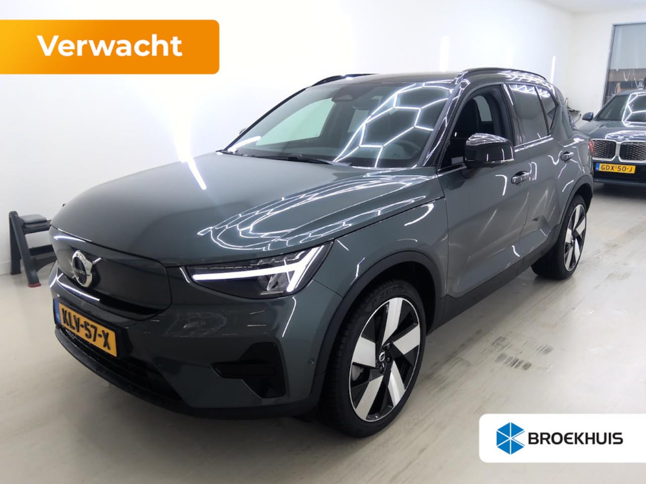 Volvo EX40 - Single Motor Extended Range Ultra Europa 82 kWh 20" | Panodak | Nubuck bekleding | Trekhaa - AutoWereld.nl