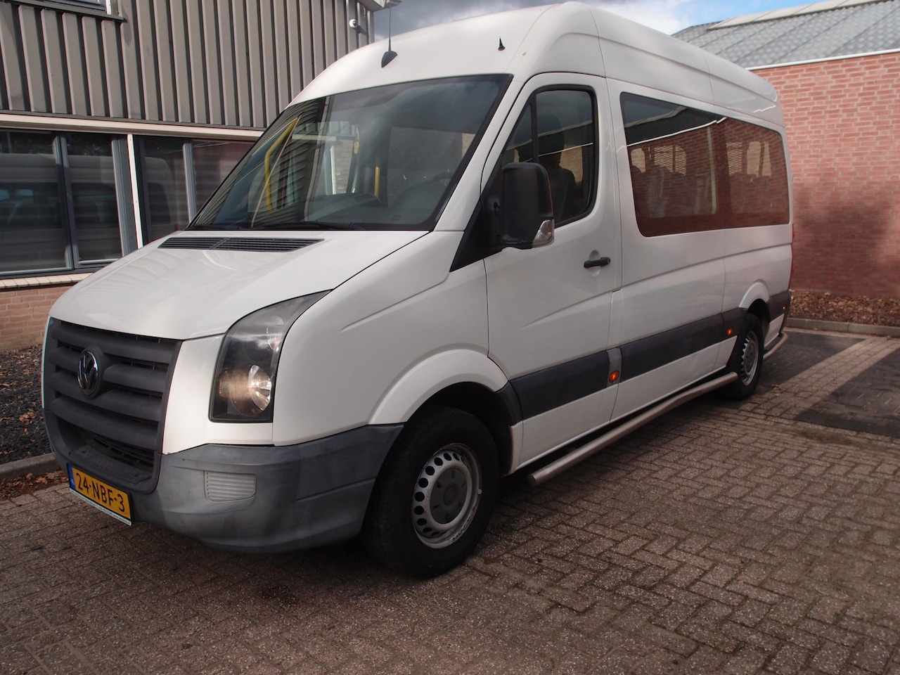 Volkswagen Crafter - 35 2.5 TDI L2H1 9 Pers met Rolstoel lift - AutoWereld.nl