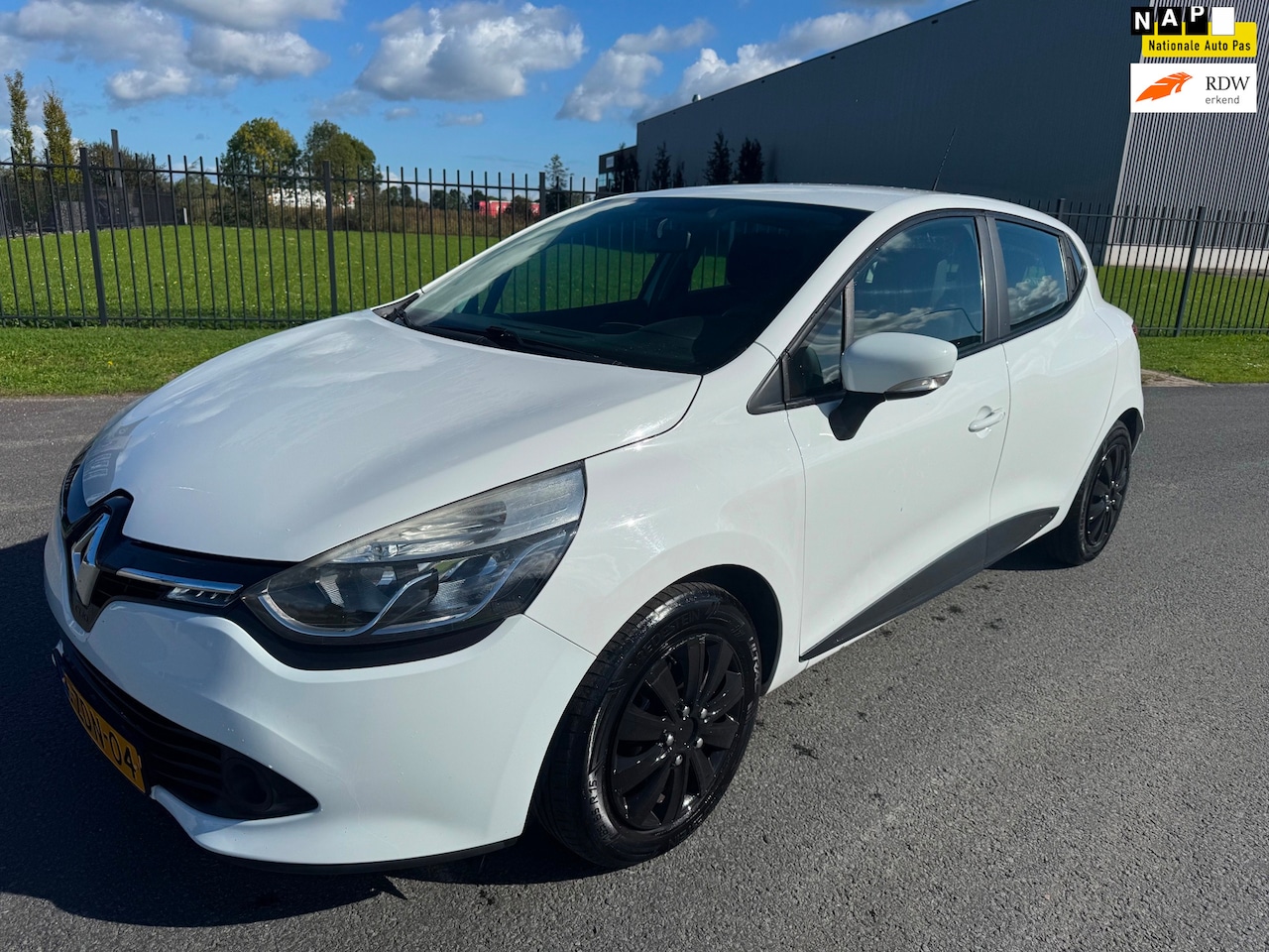 Renault Clio - 0.9 TCe Expression|Airco|Bj 2014|Cruise|Navi|NAP!!! - AutoWereld.nl