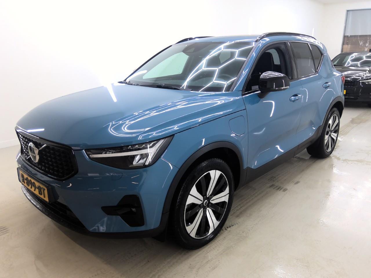 Volvo XC40 - T5 Recharge Ultimate Dark Panodak | Trekhaak wegklapbaar | Adaptive Cruise | All Season ba - AutoWereld.nl