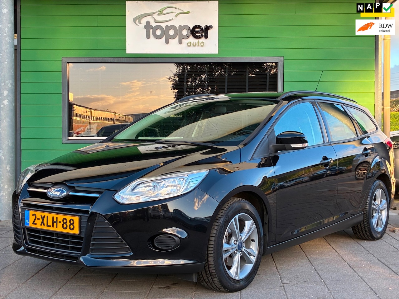 Ford Focus Wagon - 1.0 EcoBoost Edition|1e Eigenaar|Navigatie|PDC|CruiseControl|Dealer Onderhouden|NAP|Nieuwe - AutoWereld.nl
