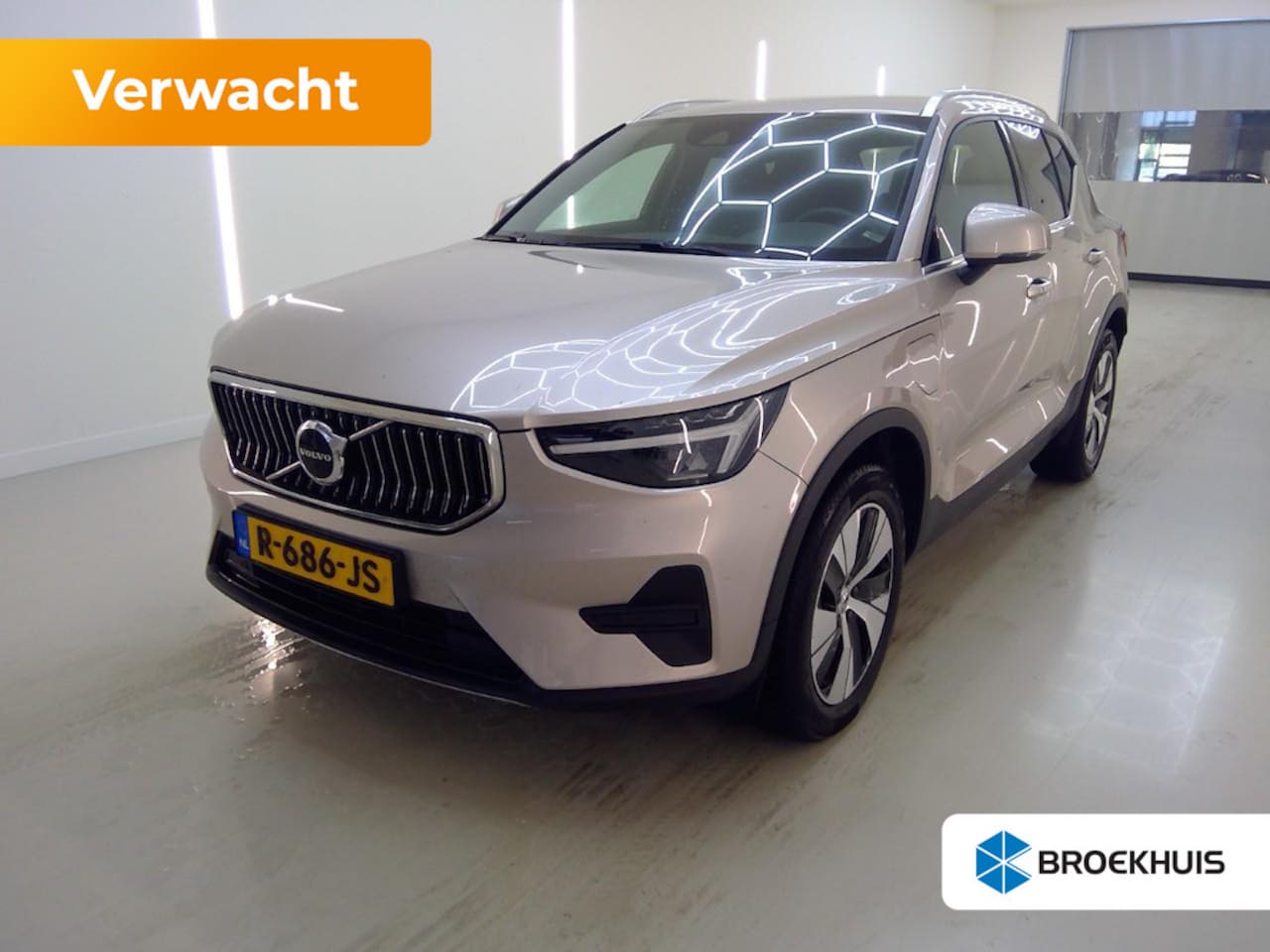 Volvo XC40 - 1.5 T4 Plug-in hybrid Plus Bright Trekhaak | Elektr. verstelbare stoelen | Adaptive Cruise - AutoWereld.nl