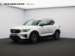 Volvo XC40 - 2.0 B4 Plus Dark / Trekhaak / Stoel+stuur+voorruitverwarming / Privacy glass / Harman Kard