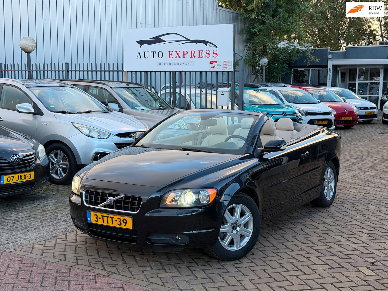Volvo C70 Convertible - 2.4i Summum/Leder/Cruise/Elektrische Stoel/Stoelverwarming /distributie riem vervangen/Apk - AutoWereld.nl