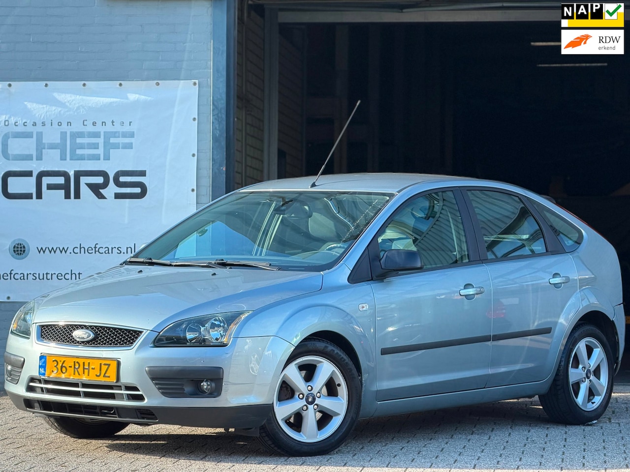 Ford Focus - 1.6|NAP|AIRCO|5DEURS|LM|DISTRIBUTIE VV|3EIGENAAR! - AutoWereld.nl