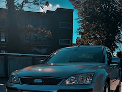 Ford Mondeo - 1.8-16V Futura