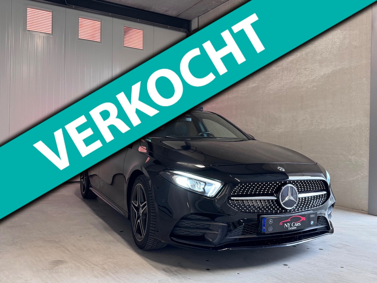 Mercedes-Benz A-klasse - 250 AMG Premium Plus 224PK Pano|Camera|Sfeer|Night|ACC - AutoWereld.nl