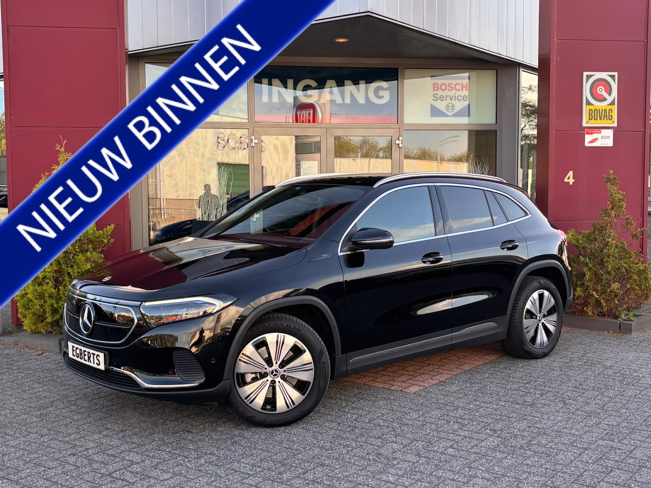 Mercedes-Benz EQA - 350 4MATIC Luxury Line 67 kWh 350 4MATIC Luxury Line 67 kWh - AutoWereld.nl