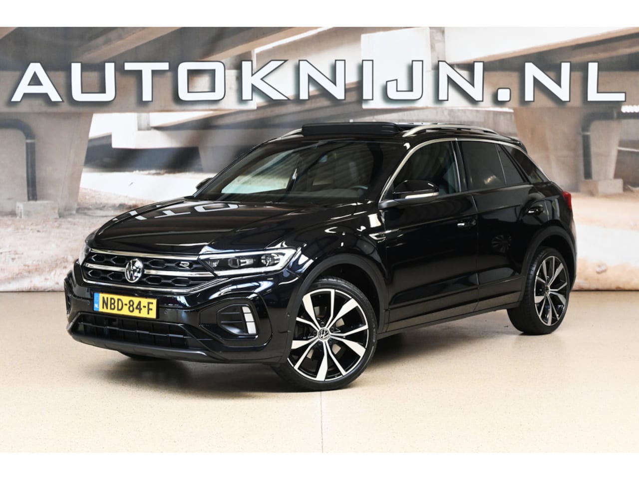 Volkswagen T-Roc - 1.5 TSI R-Line Business+ | IQ. Light | Pano | Camera | 100% (Dealer) onderhouden label - AutoWereld.nl