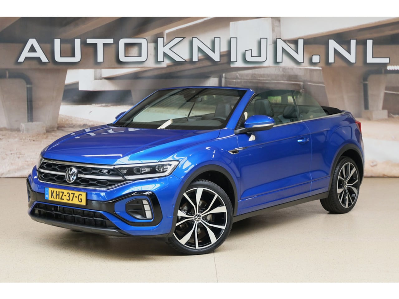 Volkswagen T-Roc Cabrio - 1.5 TSI R-Line | IQ. Light | Beats | Keyless | Trekhaak | 100% (Dealer) onderhouden label - AutoWereld.nl