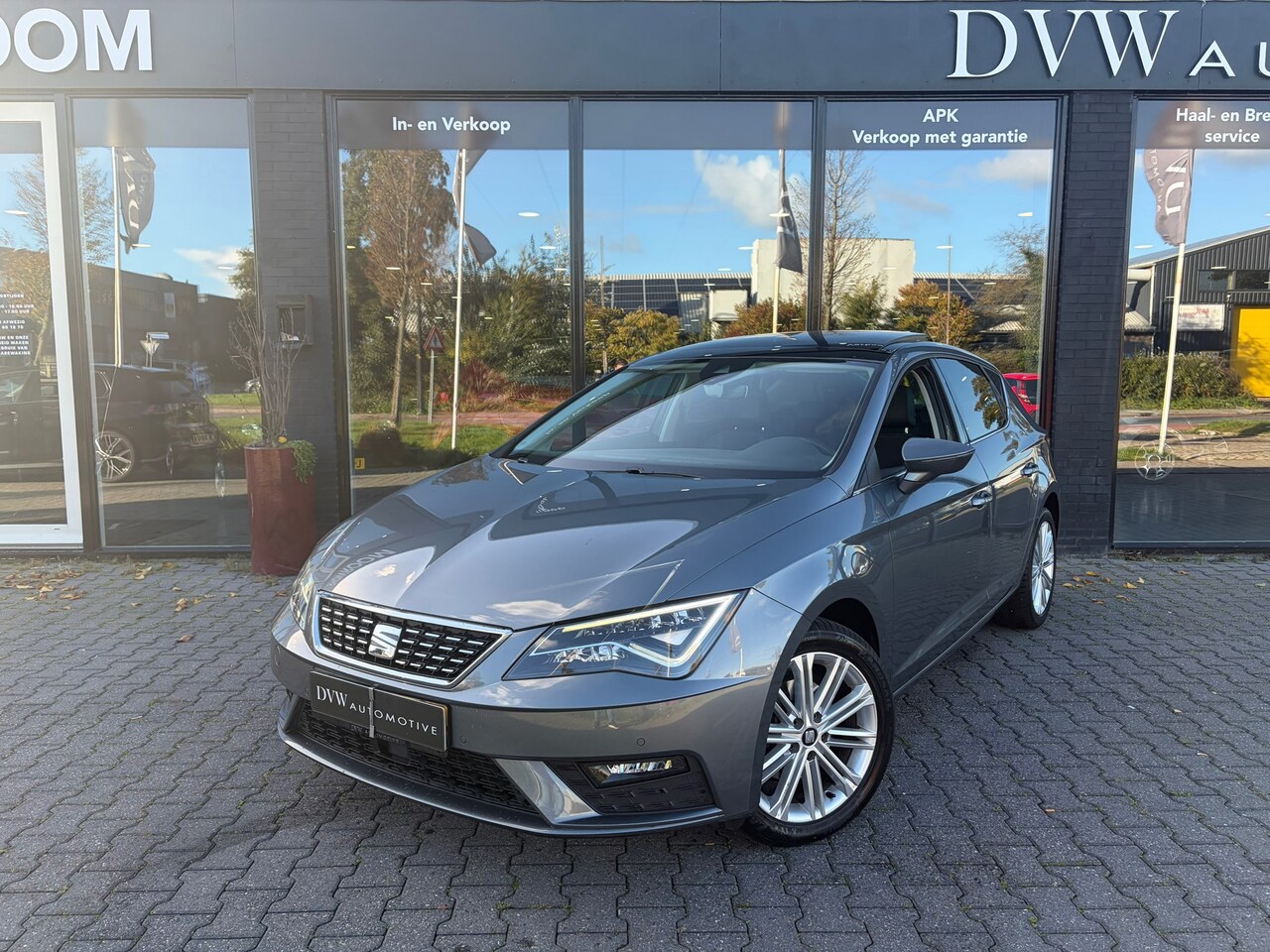 SEAT Leon - 1.4 EcoTSI FR Business Intense 1.4 EcoTSI FR Business Intense, Automaat, Panorama dak - AutoWereld.nl