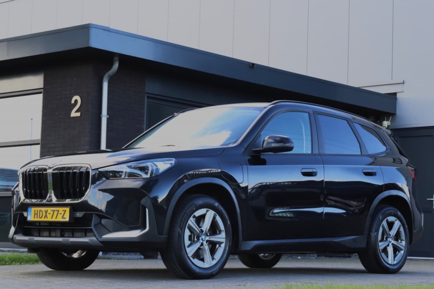 BMW X1 - xDrive30e xLine I Leder I Trekhaak I SOH 92% - AutoWereld.nl