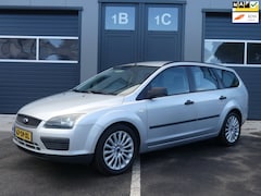 Ford Focus Wagon - 1.6-16V Champion Airco Cruise Control Lmv Distr. v.v. NAP Prijspakker
