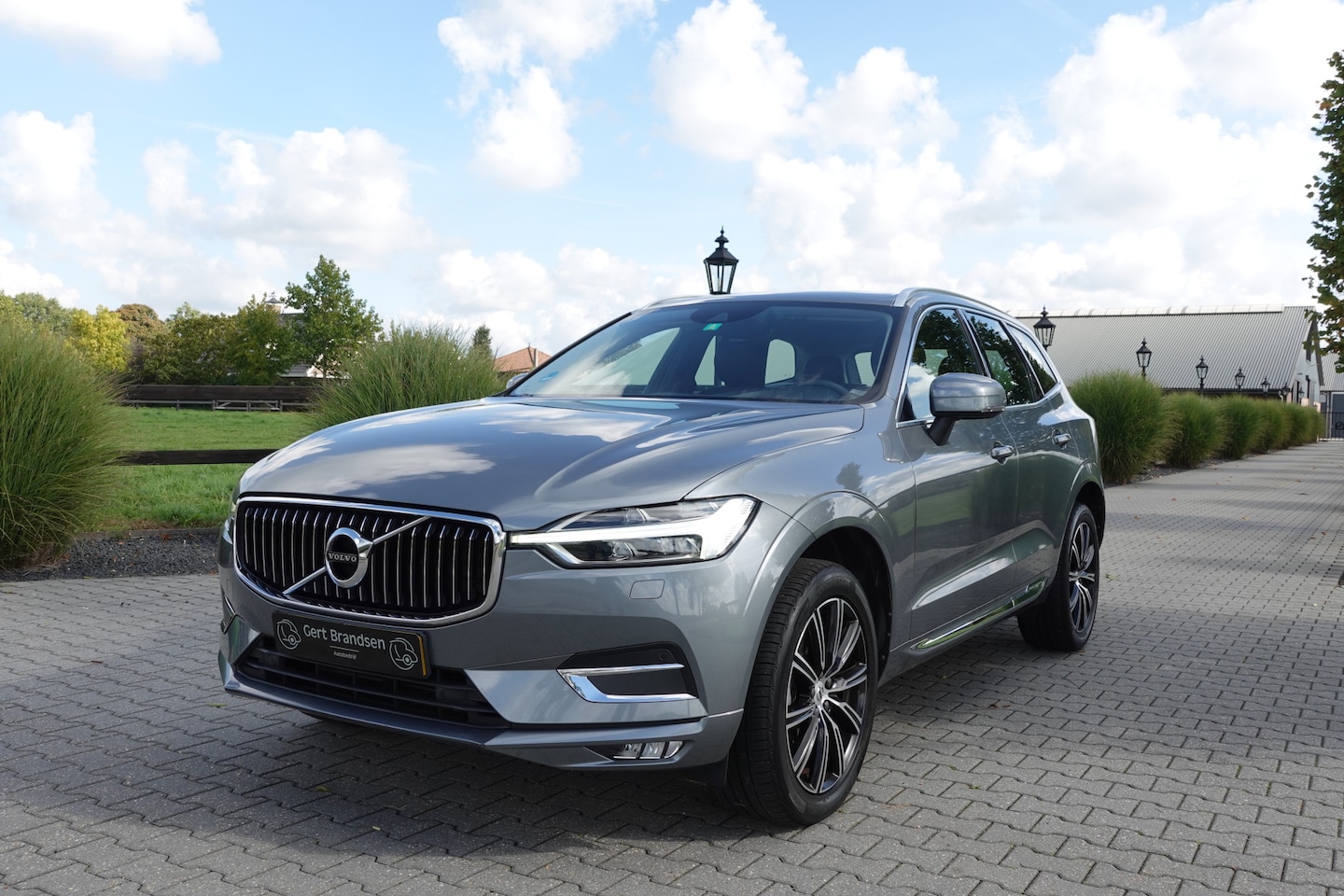 Volvo XC60 - 2.0 T4 Inscription | Trekhaak elektr. | Autopilot | Stoelverwarming | Stuurwielverw. | - AutoWereld.nl
